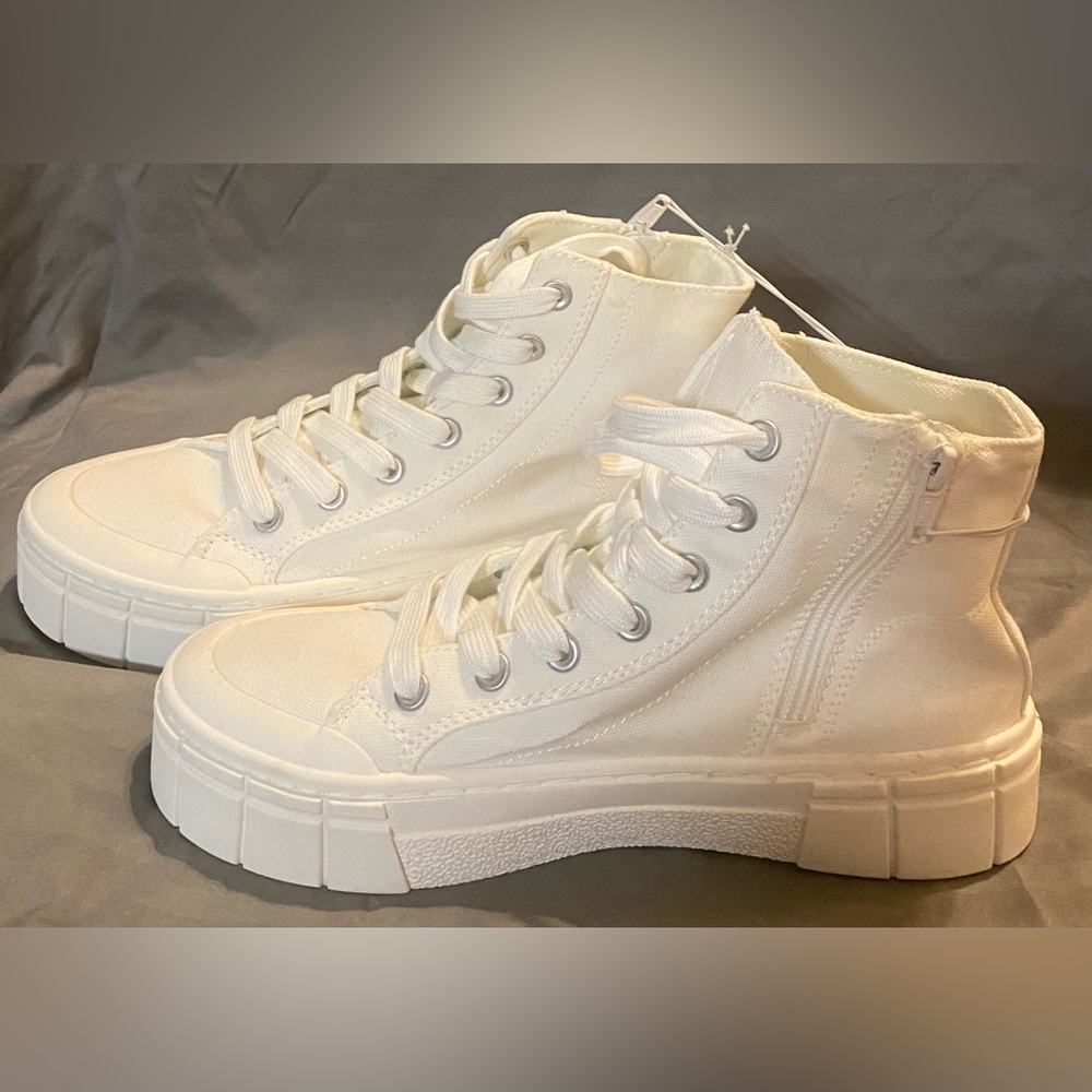 Mad Love Women’s Hightop Zip Sneakers